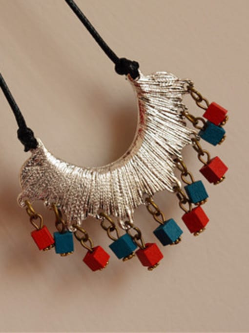 Dandelion Ethnic Style Fan Shaped Necklace 2