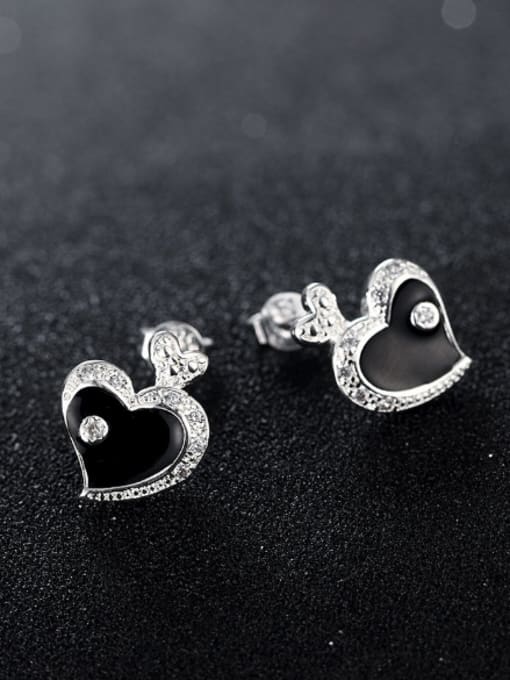 OUXI Fashion Heart shaped Stud Earrings 2