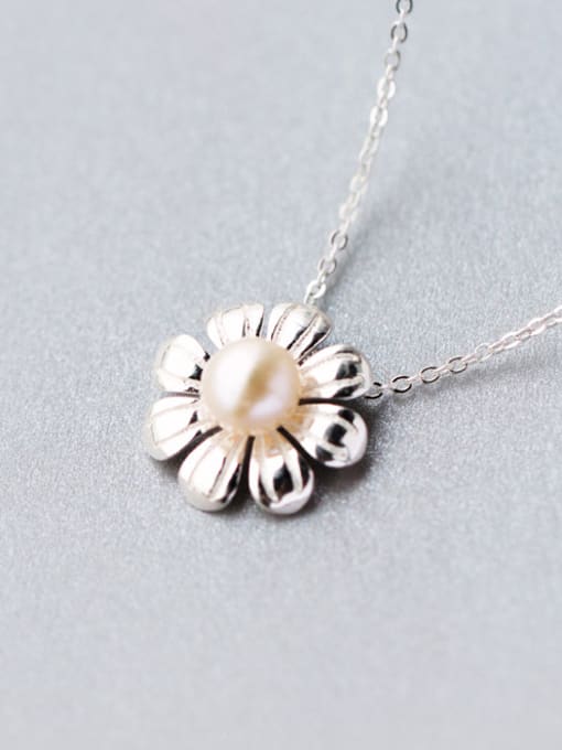 Rosh Exquisite Flower Shaped Artificial Pearl S925 Silver Pendant 1