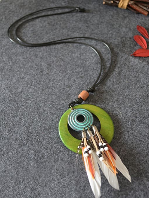 Dandelion Vintage Wooden Circle Feather Necklace 0