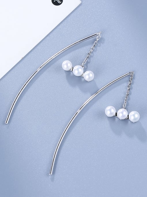 White Women Fresh Shell Line Earrings