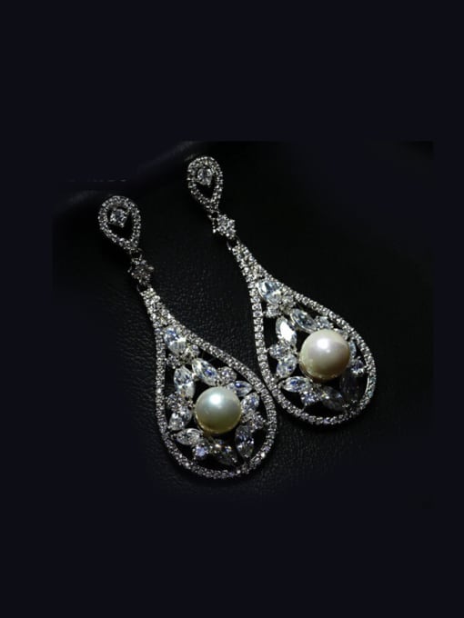L.WIN White Gold Plated Zircon Drop Cluster earring 1