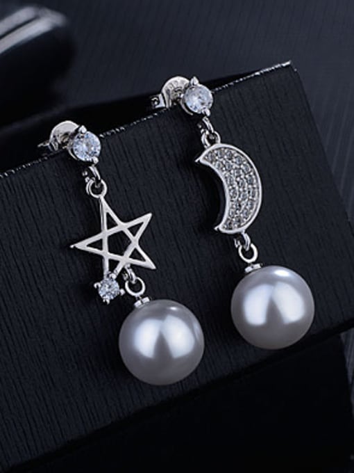 AI Fei Er Personalized Asymmetrical Moon Star Imitation Pearl Copper Stud Earrings 3
