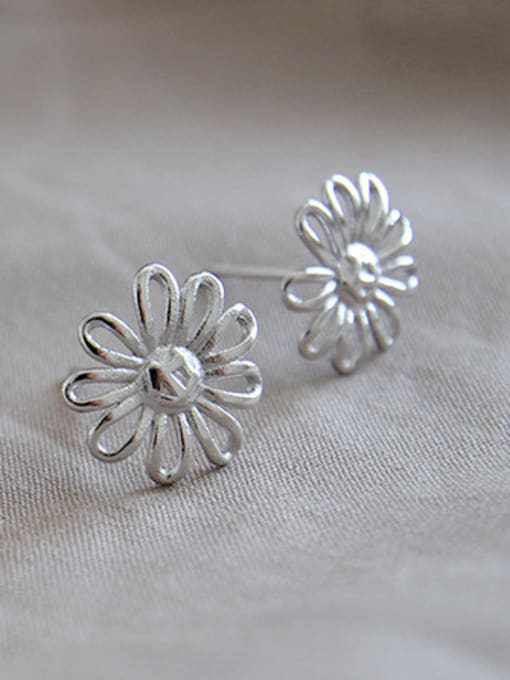 Silver Sterling Silver short hollow sunflower stud earing
