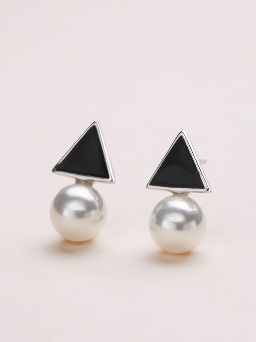 One Silver Simple Little Black Triangle Shell Pearl 925 Silver Stud Earrings 2