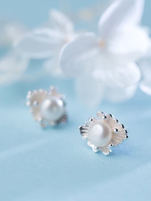 Rosh All-match Flower Shaped Artificial Pearl Silver Stud Earrings 0