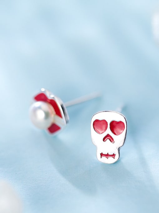 white Creative Skull And Lip Shaped Artificial Pearl Stud Earrings