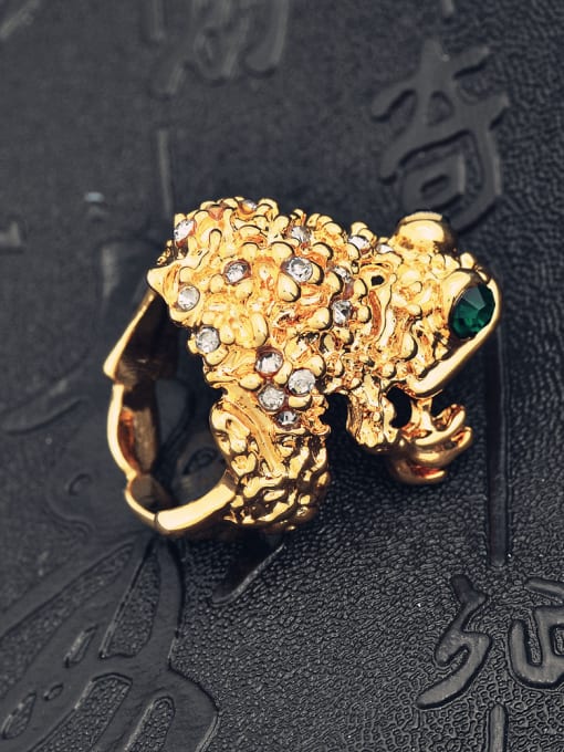 Wei Jia Personalized Gold Plated Toad Rhinestones Alloy Ring 1