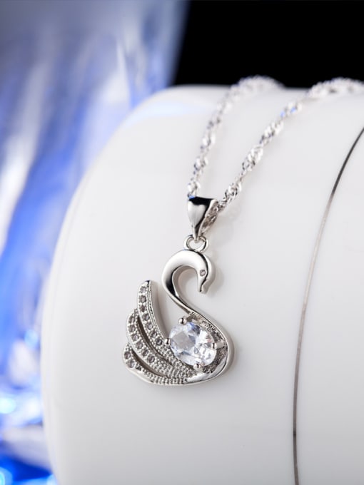 Ya Heng Fashion White Zircon Swan Pendant Copper Necklace 2