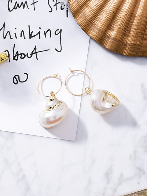 B conch Alloy With Gold Plated Cute Shell Earrings