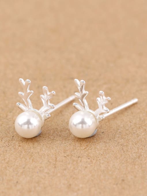 Peng Yuan Artificial Pearl Antler stud Earring 1