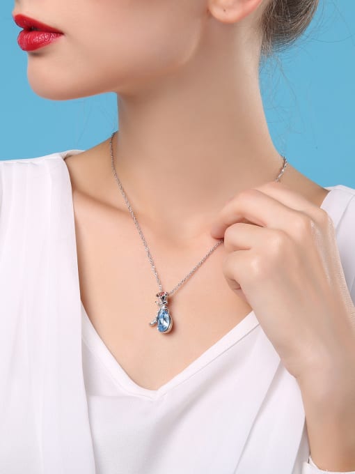 CEIDAI Flower-shaped austrian Crystal Necklace 1