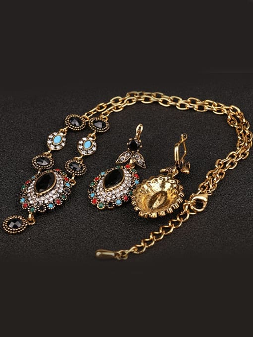 Gujin Antique Gold Plated Bohemia style Resin stones Alloy Two Pieces Jewelry Set 3