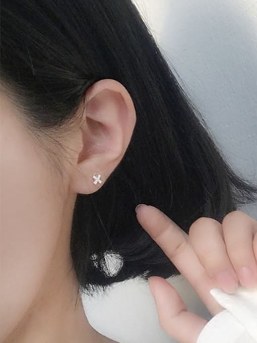 Peng Yuan Tiny Cross Silver Stud Earrings 1