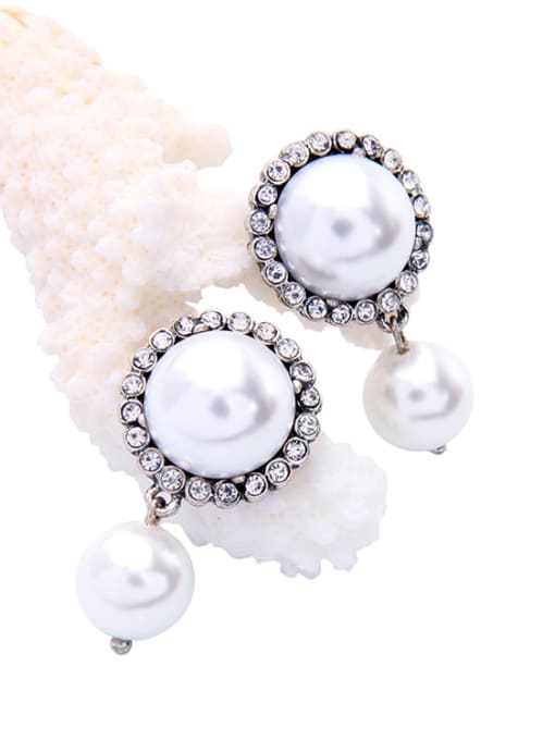 KM Artificial Pearls Alloy Women Fashion Stud Earrings 3