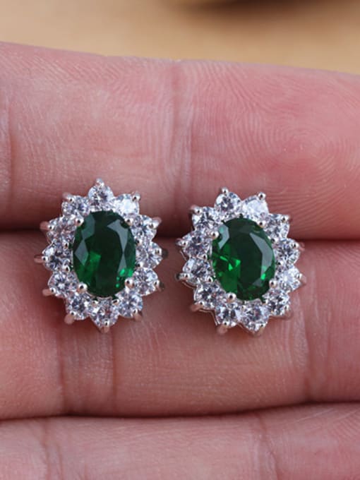 Green Classic King of Zircon Fashion Anti-allergy Europe and the United States Quality Cluster earring