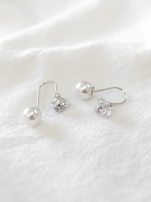 DAKA Fashion Artificial Pearl Flowery Zircon Silver Earrings 2