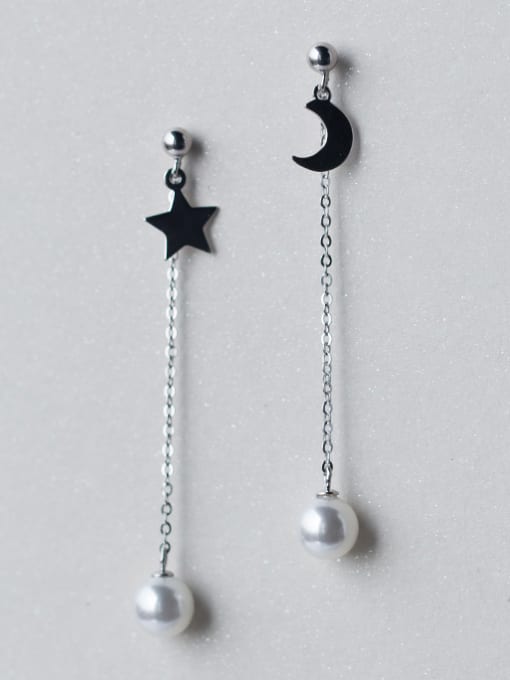 white Trendy Moon And Star Shaped Asymmetric Artificial Pearl Drop Earrings