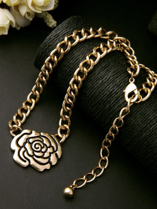 KM Gold Plated Flower-shape Pendant Women Necklace 3