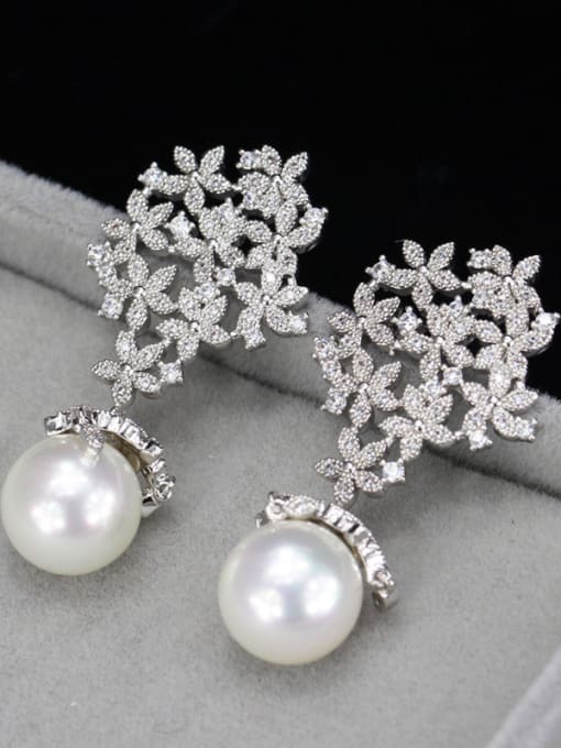 white Flower Pearl drop earring