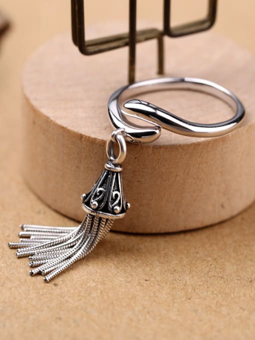 Peng Yuan Personalized Tassels Opening Silver Ring 2