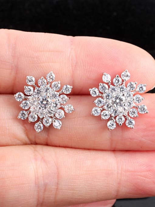 Qing Xing Korea Snowflake Zircon Anti-allergic Cluster earring 1