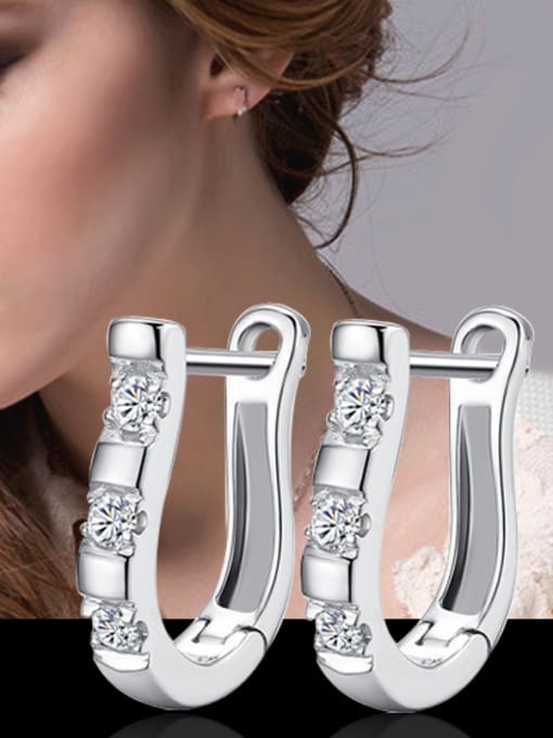 Ya Heng Fashionable U Shaped Zircons Chip Earrings 1