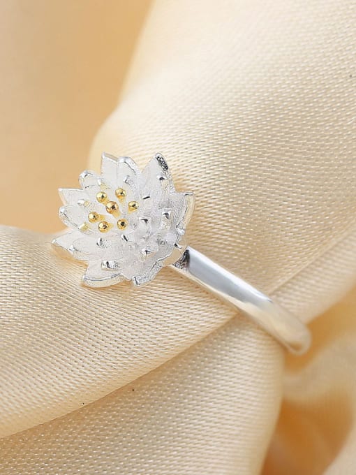 kwan Two Colors Plated Flower Opening Ring 2