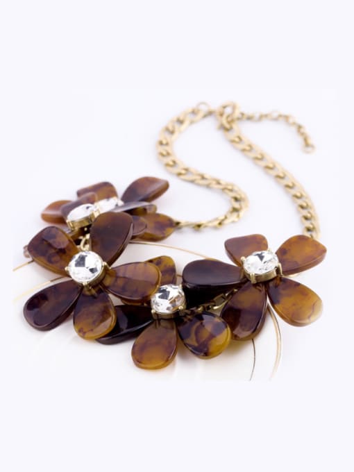 KM Personalized Retro Fowers Shaped Alloy Necklace 1