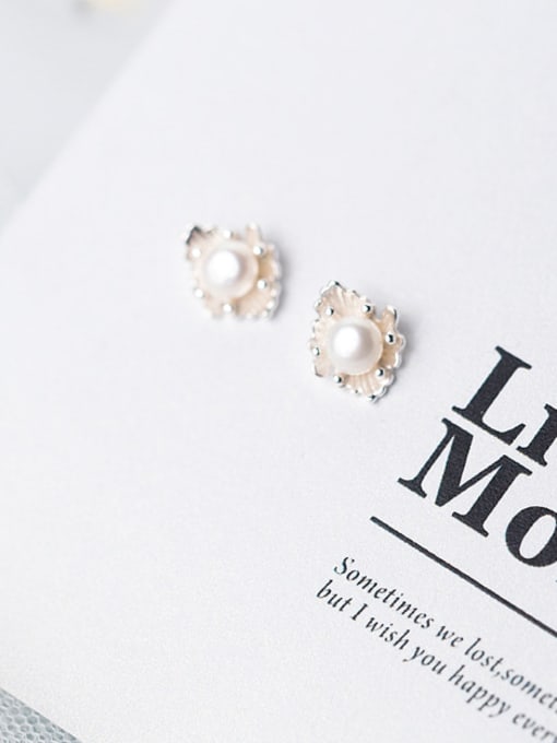 white All-match Flower Shaped Artificial Pearl Silver Stud Earrings