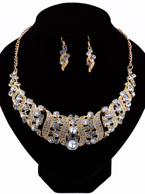 White Exaggerated Cubic Crystals White Rhinestones Alloy Two Pieces Jewelry Set