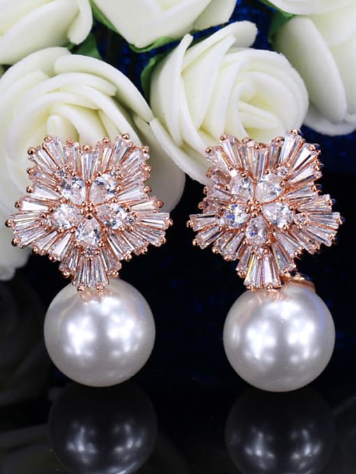 White Pearl Rose Gold Snowflake Shell Pearls Cluster earring