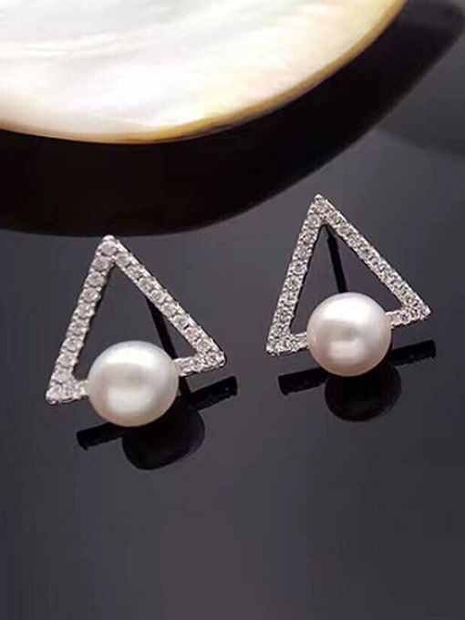 silver Simple Freshwater Pearl Triangle stud Earring