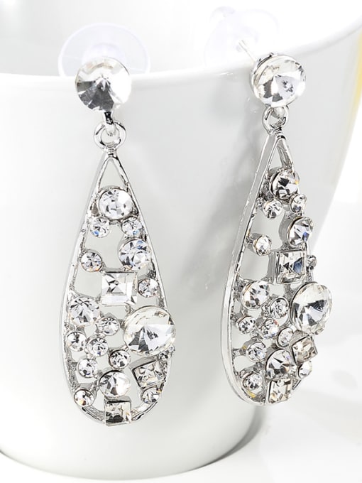 Ronaldo Elegant Water Drop Shaped Crystals Stud Earrings 1