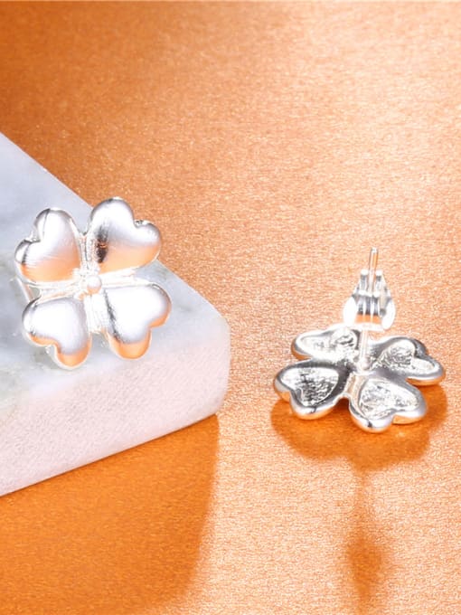 Ronaldo Fresh Silver Plated leaf Shaped Earrings 1