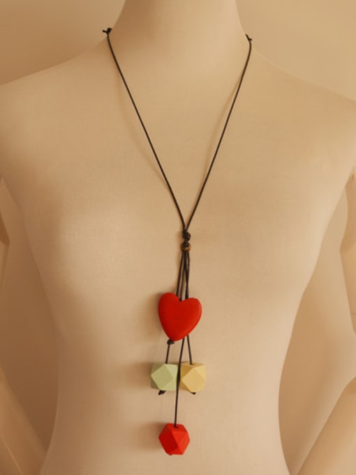 Dandelion Elegant Wooden Heart Shaped Necklace 1