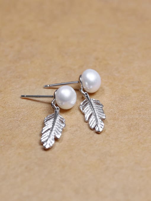 Peng Yuan Exquisite White Freshwater Pearl Little Feather 925 Silver Stud Earrings 0