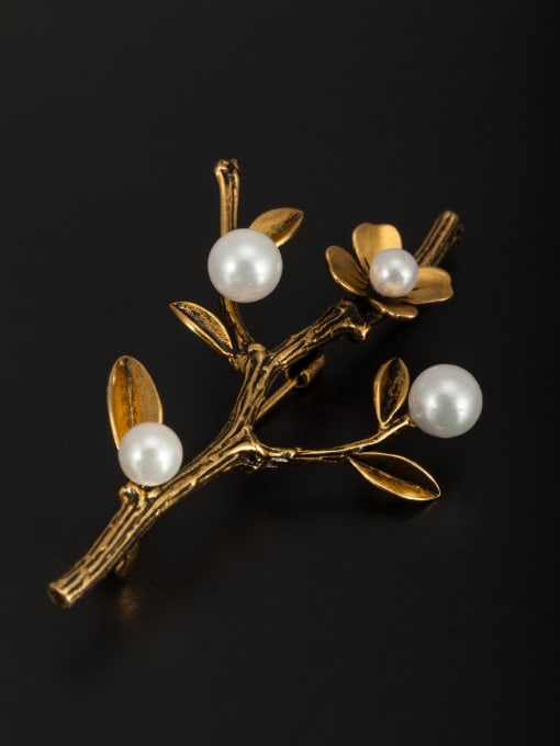 LB RAIDER Model No XY09697 Mother's Initial White Lapel Pins & Brooche with Flower Pearl 0