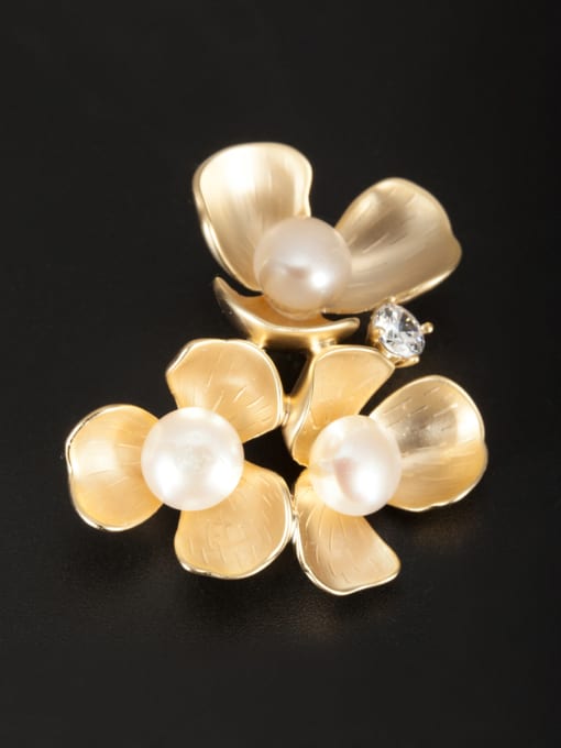 LB RAIDER Model No XY09438 White color Gold Plated Flower Pearl Lapel Pins & Brooche 0