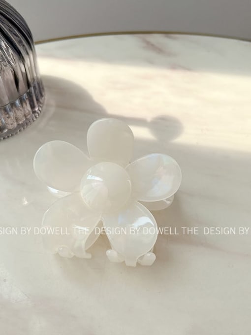 Milky white 7cm Cellulose Acetate Trend Flower Alloy Multi Color Jaw Hair Claw