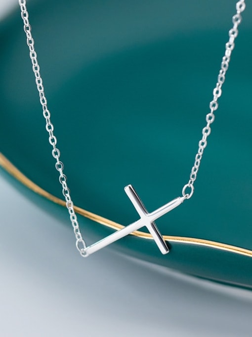 Rosh 925 Sterling Silver Smooth Cross Minimalist Regligious Necklace 1