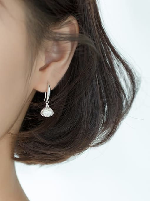 Rosh 925 Sterling Silver Imitation Pearl   Simple Fashion Shell Shape Hook Earring 1