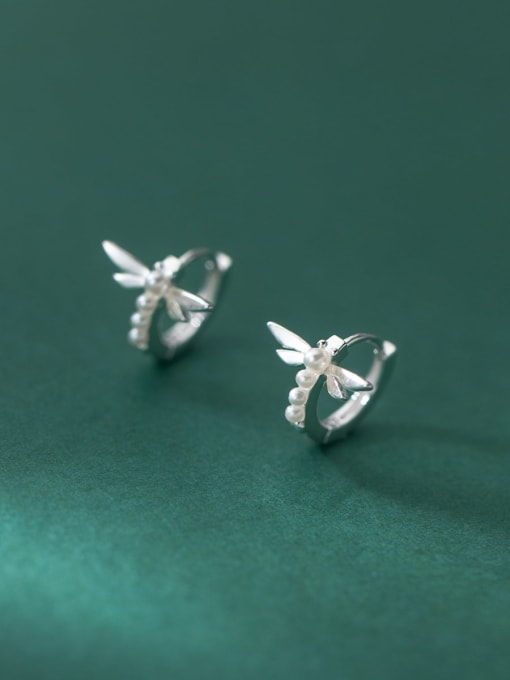 Rosh 925 Sterling Silver Imitation Pearl Dragonfly Minimalist Huggie Earring 1