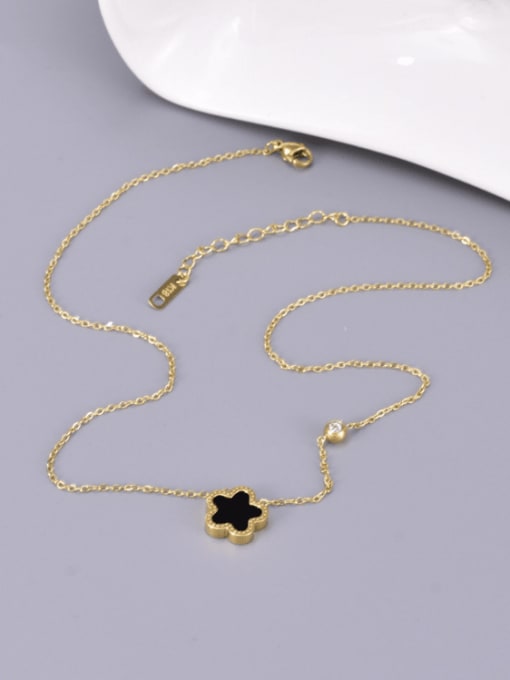 18K gold Titanium Steel Shell Clover Minimalist Necklace