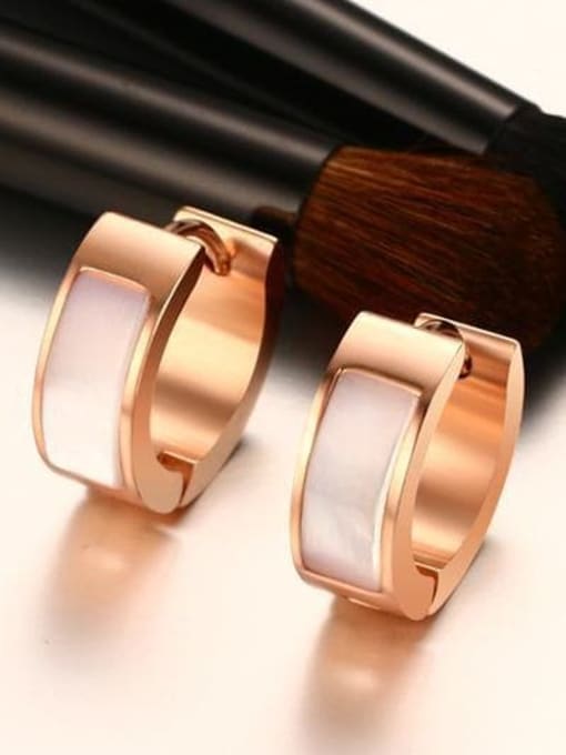 rose gold Stainless steel Shell Round Minimalist Huggie Earring