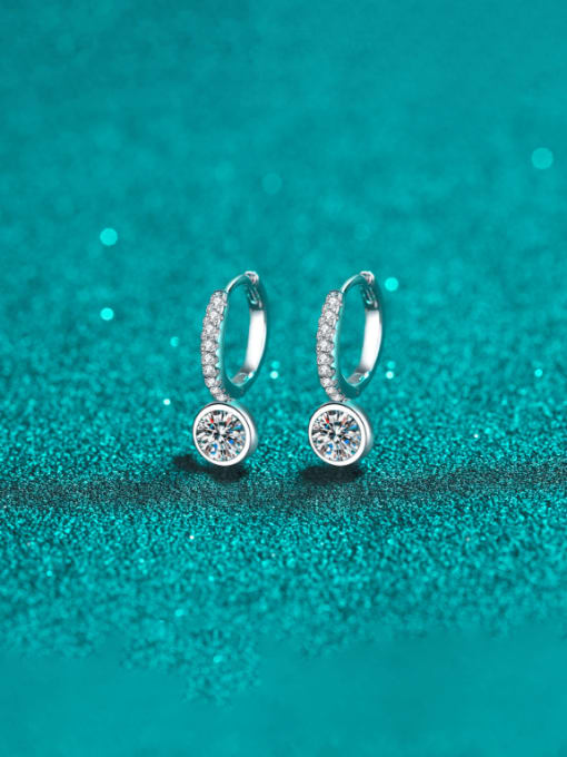 One pair of 1 carat (50 points each) 925 Sterling Silver Moissanite Geometric Dainty Huggie Earring