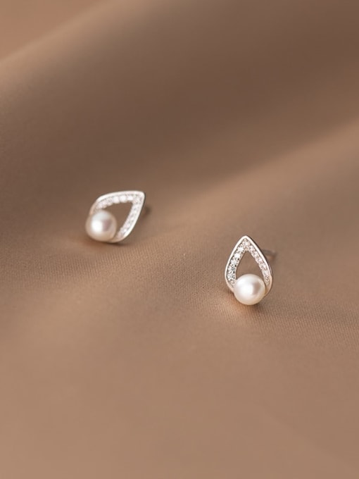 Rosh 925 Sterling Silver Cubic Zirconia Triangle Minimalist Stud Earring 0