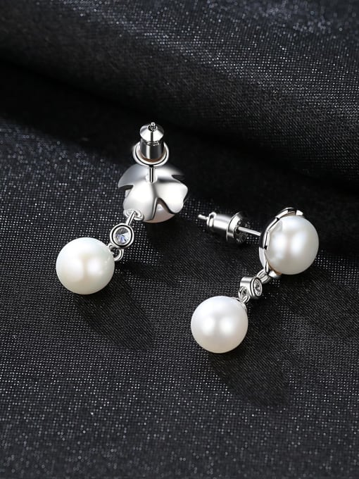 CCUI 925 Sterling Silver Freshwater Pearl White Flower Trend Drop Earring 2