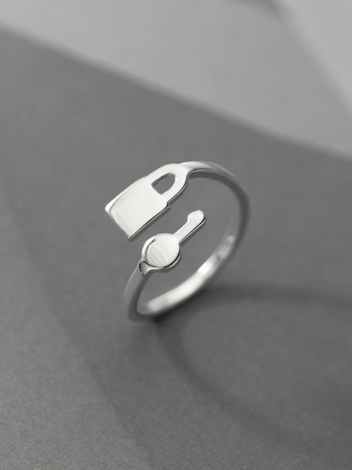 Rosh 925 Sterling Silver Key Minimalist Band Ring