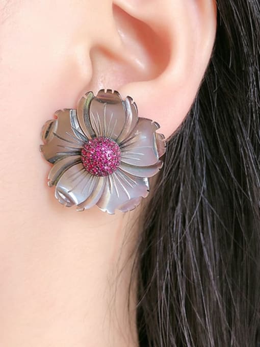 ROSS Copper Shell Flower Vintage Stud Earring 1